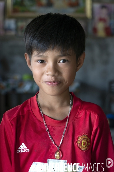 Vietnam - hue - pham enfant pêcheur