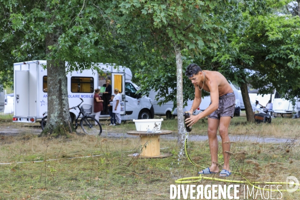 Camion école pour les enfants des familles des gens du voyage en Gironde