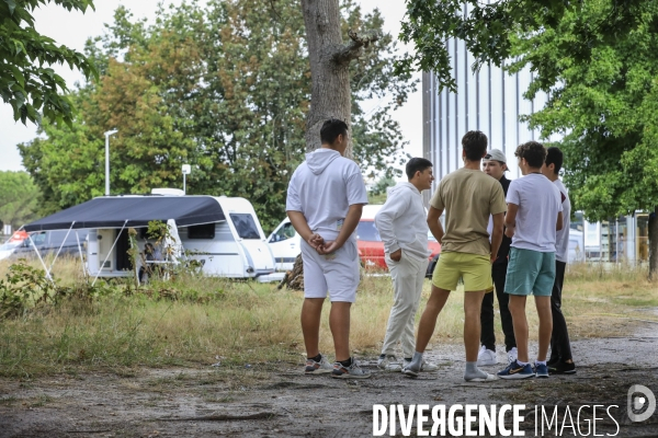 Camion école pour les enfants des familles des gens du voyage en Gironde