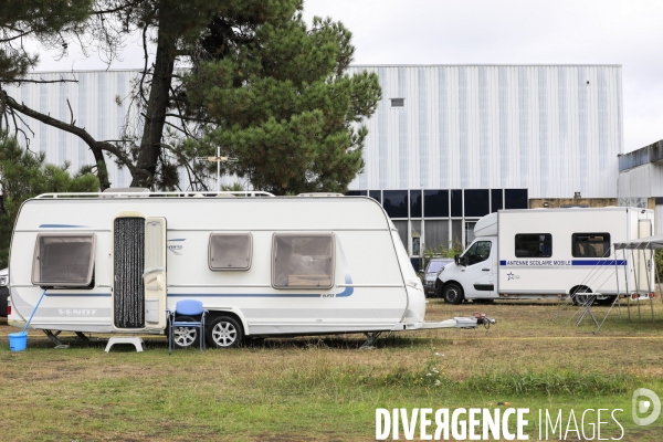 Camion école pour les enfants des familles des gens du voyage en Gironde