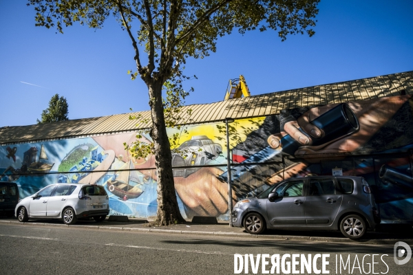 Promenade le long de la Street Art Avenue du Canal Saint Denis dans le 93