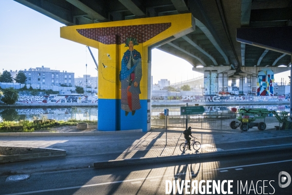 Promenade le long de la Street Art Avenue du Canal Saint Denis dans le 93