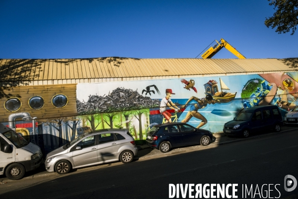 Promenade le long de la Street Art Avenue du Canal Saint Denis dans le 93