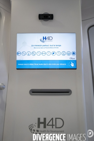 Cabine de teleconsultation et telemedecine installee a la mairie de Rosny Sous Bois.