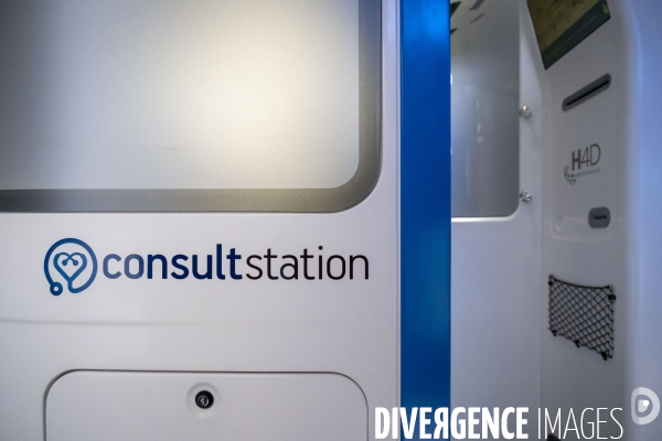 Cabine de teleconsultation et telemedecine installee a la mairie de Rosny Sous Bois.