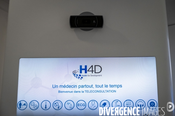Cabine de teleconsultation et telemedecine installee a la mairie de Rosny Sous Bois.