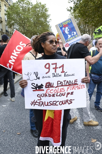 Manifestation interprofessionnelle pour la hausse des salaires et contre l austérité. Paris