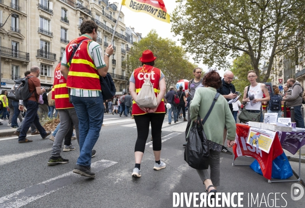 Manifestation interprofessionnelle pour la hausse des salaires et contre l austérité. Paris
