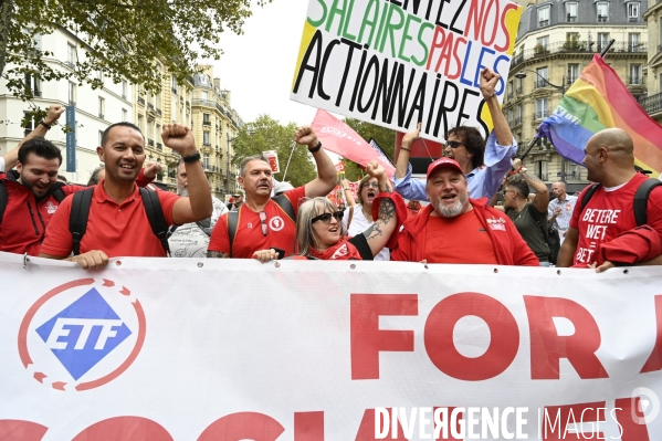 Manifestation interprofessionnelle pour la hausse des salaires et contre l austérité. Paris