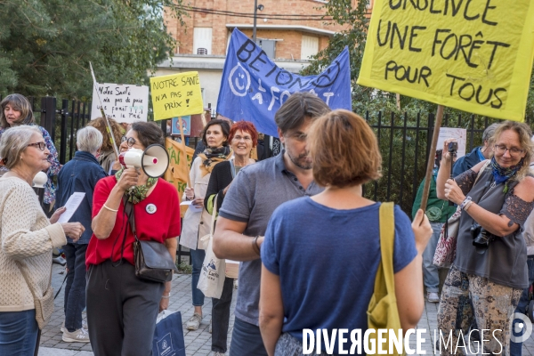 Manifestation contre un projet inutile 