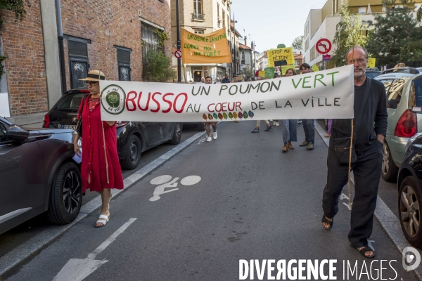 Manifestation contre un projet inutile 