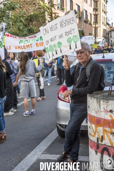 Manifestation contre un projet inutile 