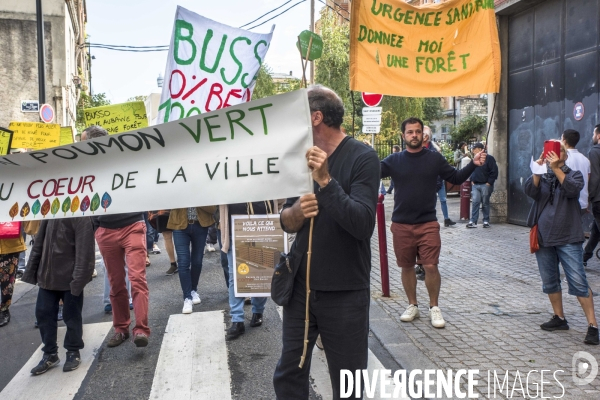 Manifestation contre un projet inutile 