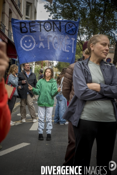 Manifestation contre un projet inutile 