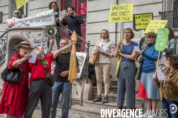 Manifestation contre un projet inutile 