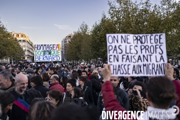 Rassemblement d enseignants en hommage à Dominique Bernard