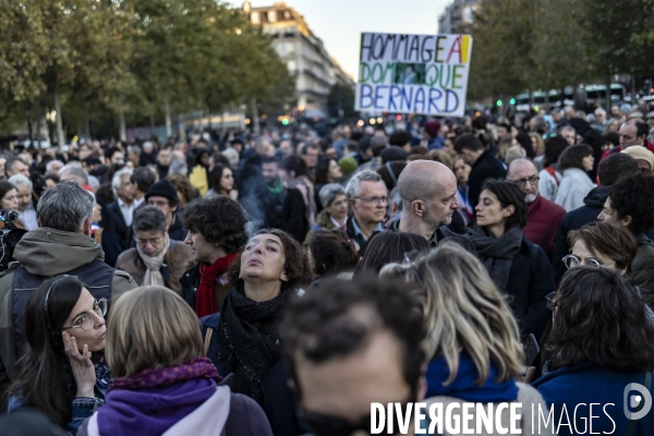 Rassemblement d enseignants en hommage à Dominique Bernard
