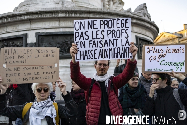 Rassemblement d enseignants en hommage à Dominique Bernard