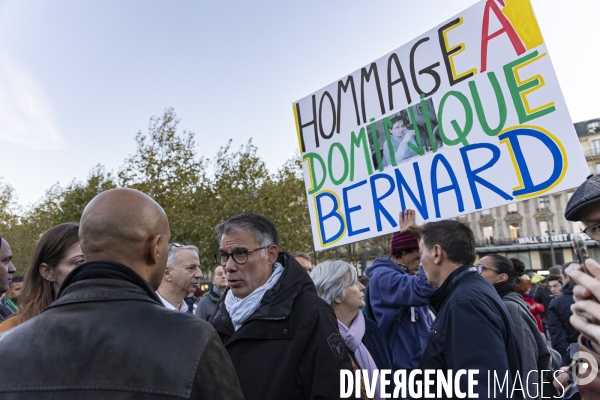 Rassemblement d enseignants en hommage à Dominique Bernard