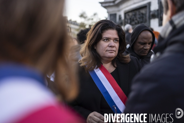 Rassemblement d enseignants en hommage à Dominique Bernard