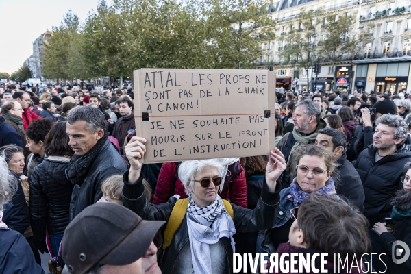 Rassemblement d enseignants en hommage à Dominique Bernard