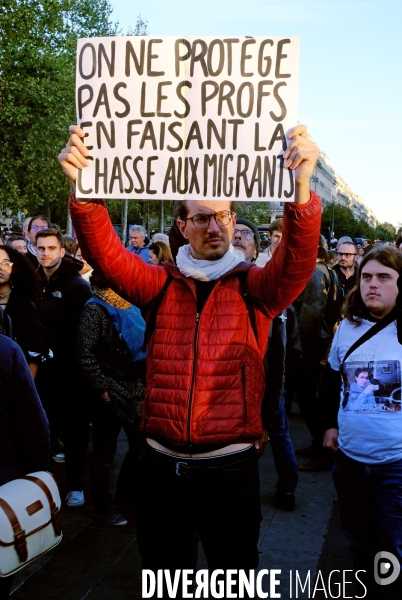 Place de la République, hommage au professeur assassiné, Dominique Bernard,