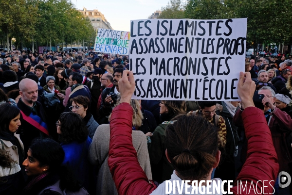 Place de la République, hommage au professeur assassiné, Dominique Bernard,