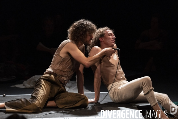 MIRLITONS de François Chaignaud et Aymeric Hainaux