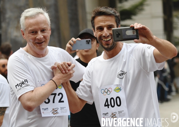 La Tournée des drapeaux olympiques passe par Bercy 