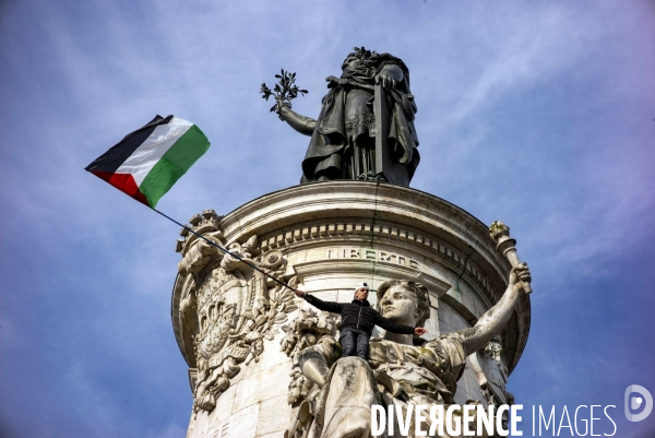Rassemblement Place de la Republique pour la Palestine