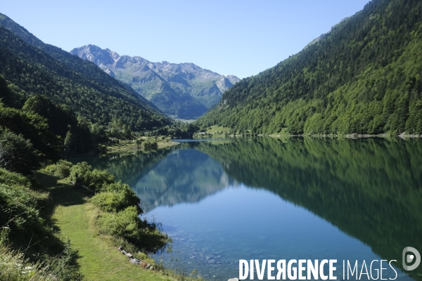 Lac de Fabrèges dans les pyrénéens