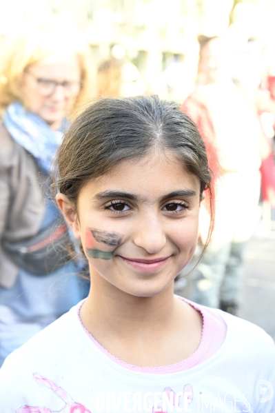 Conflit israélo-palestinien à Gaza. Hommage aux enfants lors du rassemblement à Paris en soutien au peuple palestinien.