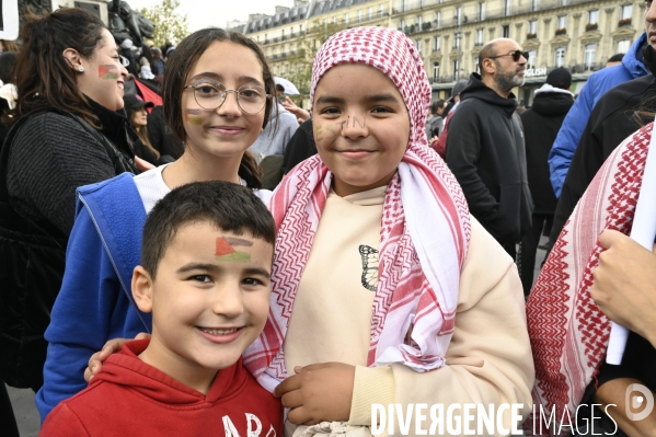 Conflit israélo-palestinien à Gaza. Hommage aux enfants lors du rassemblement à Paris en soutien au peuple palestinien.