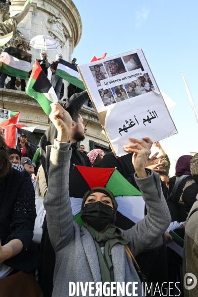 Conflit israélo-palestinien à Gaza. Hommage aux enfants lors du rassemblement à Paris en soutien au peuple palestinien.