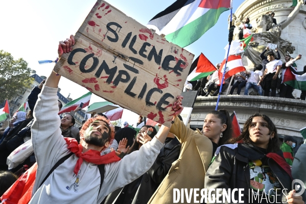 Rassemblement à Paris en soutien au peuple palestinien en raison du conflit israélo-palestinien à Gaza