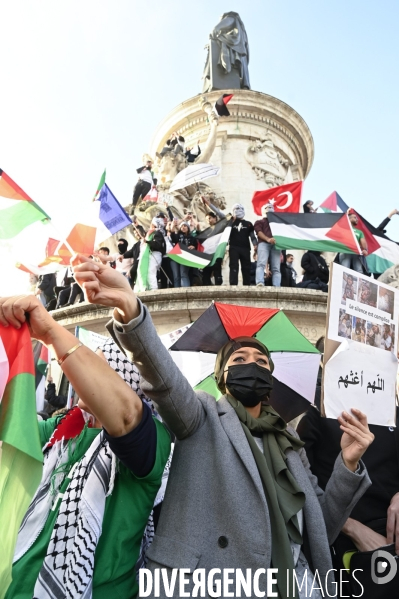 Rassemblement à Paris en soutien au peuple palestinien en raison du conflit israélo-palestinien à Gaza