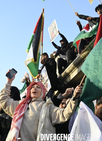 Rassemblement à Paris en soutien au peuple palestinien en raison du conflit israélo-palestinien à Gaza