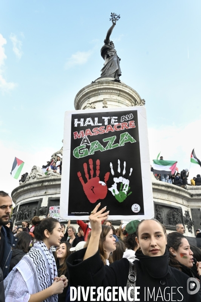 Rassemblement à Paris en soutien au peuple palestinien en raison du conflit israélo-palestinien à Gaza