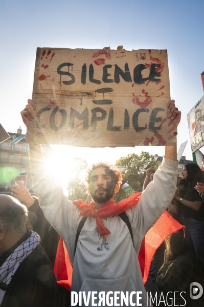 Rassemblement à Paris en soutien au peuple palestinien en raison du conflit israélo-palestinien à Gaza