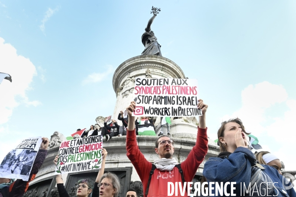 Rassemblement à Paris en soutien au peuple palestinien en raison du conflit israélo-palestinien à Gaza
