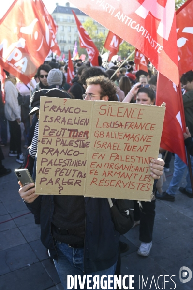 Rassemblement à Paris en soutien au peuple palestinien en raison du conflit israélo-palestinien à Gaza