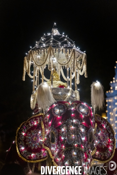 ESALA PERAHERA : Procession bouddhiste du Sri Lanka