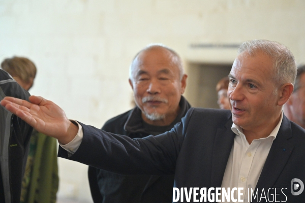 L  artiste WANG KEPING en résidence à  Chambord - Avec Pierre Dubreuil Directeur du Domaine National de Chambord 