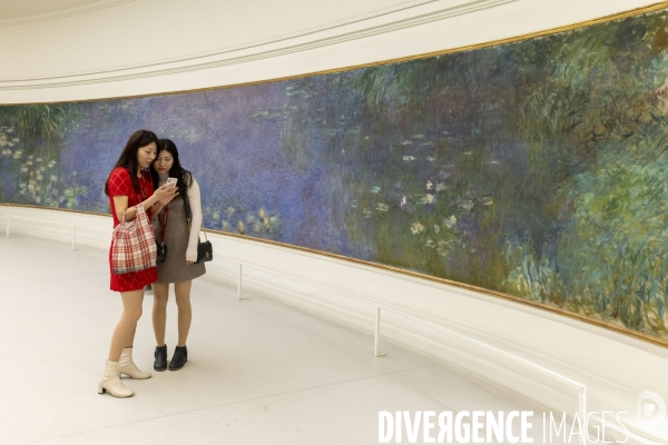 Les visiteurs du Musée de l Orangerie à Paris