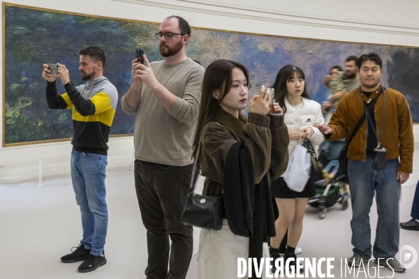 Les visiteurs du Musée de l Orangerie à Paris
