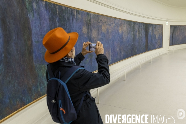 Les visiteurs du Musée de l Orangerie à Paris