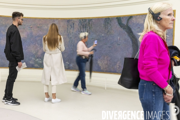Les visiteurs du Musée de l Orangerie à Paris