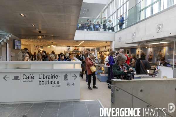 Les visiteurs du Musée de l Orangerie à Paris
