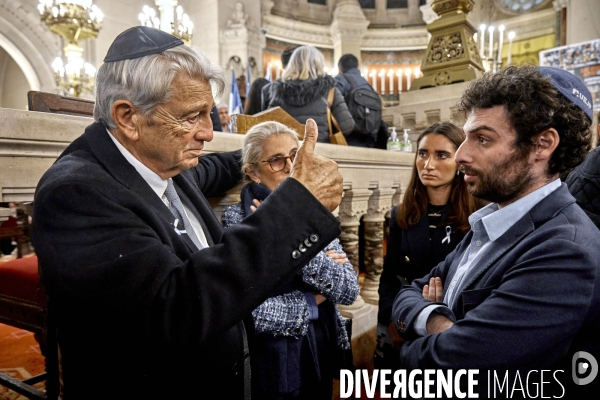 Rassemblement pour les otages israéliens du hamas à la synagogue de la Victoire