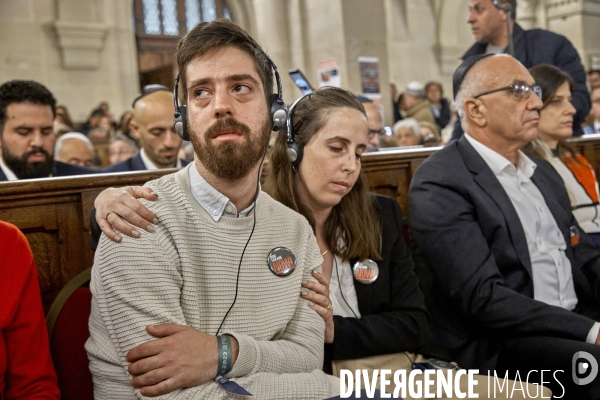 Rassemblement pour les otages israéliens du hamas à la synagogue de la Victoire